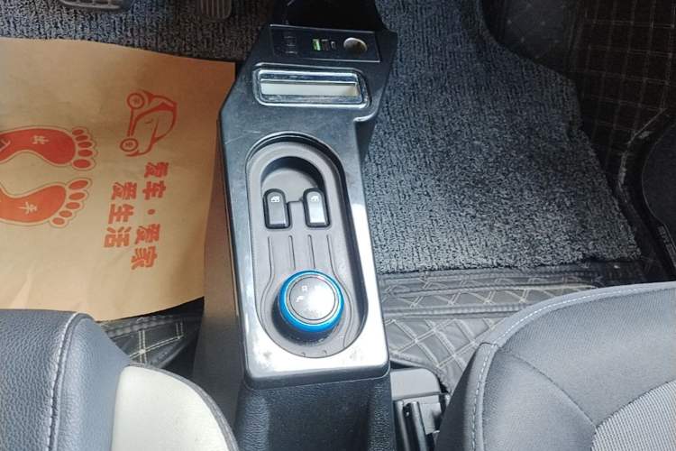 Used Wuling Hongguang MINIEV 2020 Enjoyment Model Lithium Iron Phosphate Gear Lever