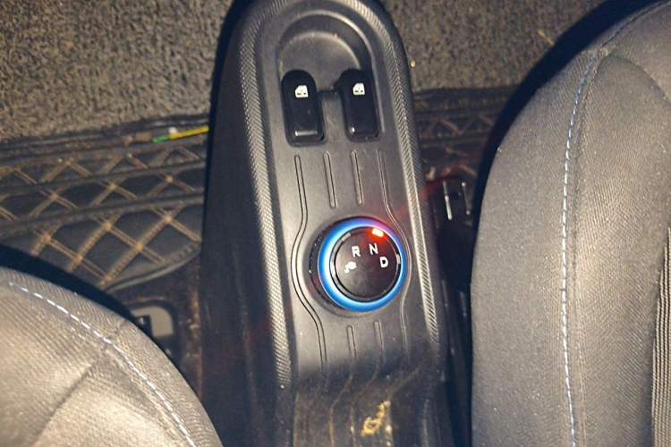 Used Wuling Hongguang MINIEV 2020 Enjoyment Model Lithium Iron Phosphate Gear Lever