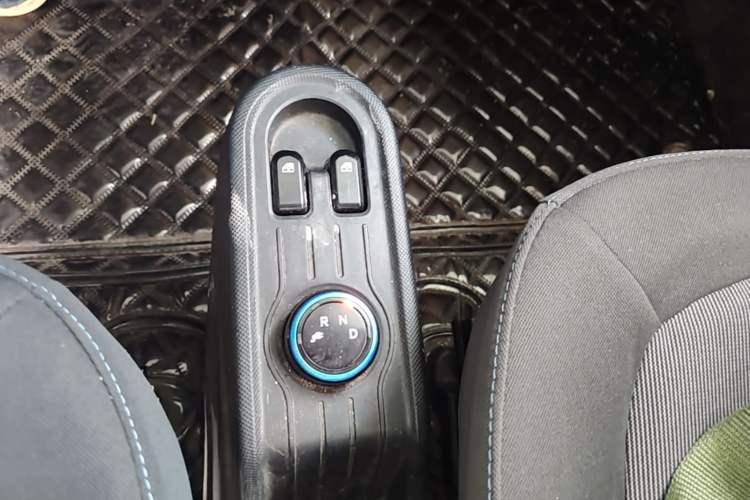 Used Wuling Hongguang MINIEV 2020 Enjoyment Model Lithium Iron Phosphate Gear Lever