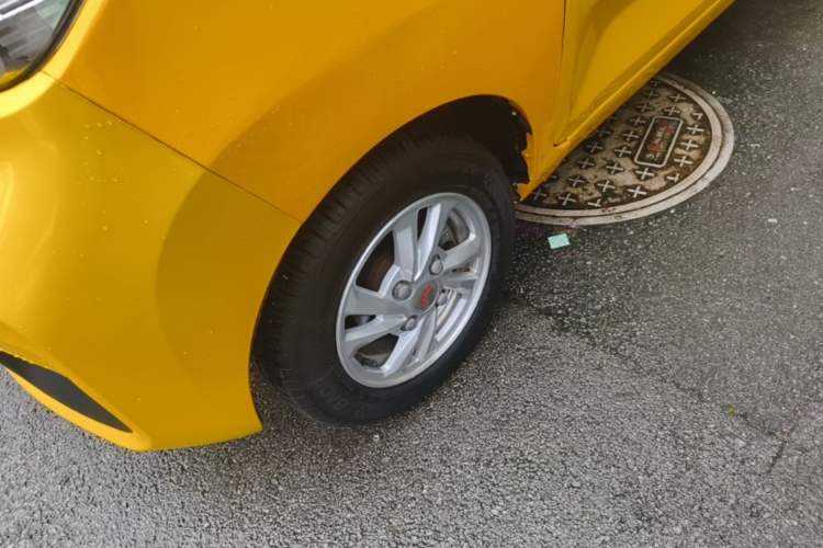 Used Wuling Hongguang MINIEV 2020 Zizai Version Lithium-NMC Left Front Wheel Hub