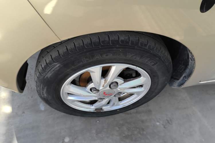 Used Wuling Hongguang MINIEV 2020 Zizai Version Lithium-NMC Left Front Wheel Hub