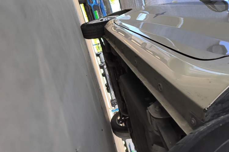 Used Wuling Hongguang MINIEV 2020 Zizai Version Lithium-NMC Left Side Sill