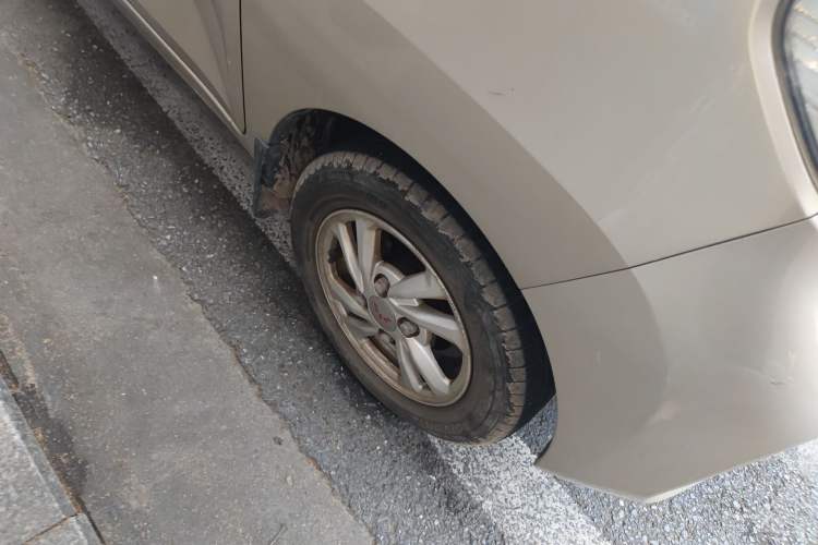 Used Wuling Hongguang MINIEV 2020 Freedom Version Lithium Iron Phosphate Right Front Wheel Hub