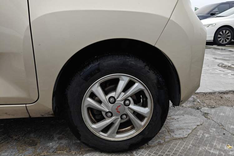 Used Wuling Hongguang MINIEV 2020 Freedom Version Lithium Iron Phosphate Right Front Wheel Hub