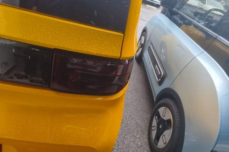 Used Wuling Hongguang MINIEV 2020 Zizai Version Lithium-NMC Right Rear Taillight