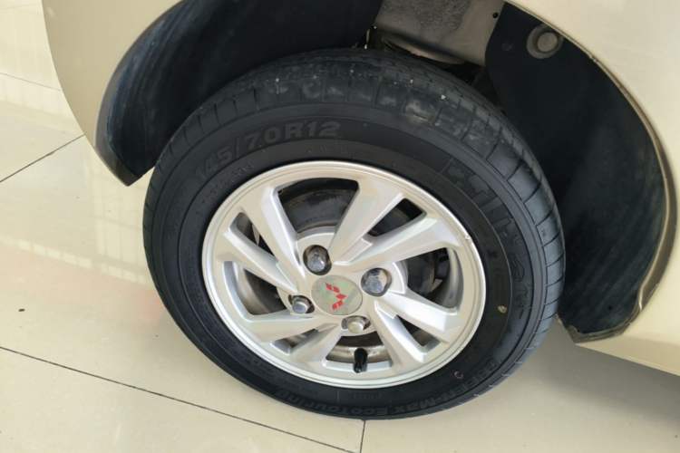 Used Wuling Hongguang MINIEV 2020 Zizai Version Lithium-NMC Right Rear Wheel Hub