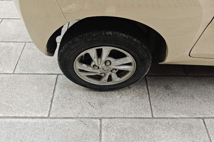 Used Wuling Hongguang MINIEV 2020 Enjoy Edition Lithium-Ion Battery Right Rear Wheel Hub