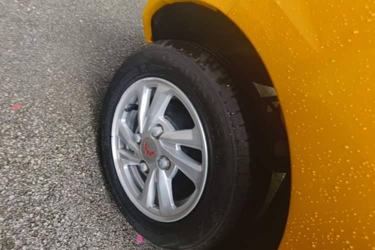 Used Wuling Hongguang MINIEV 2020 Zizai Version Lithium-NMC Right Rear Wheel Hub