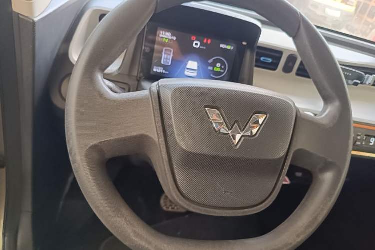 Used Wuling Hongguang MINIEV 2020 Enjoyment Model Lithium Iron Phosphate Steering Wheel