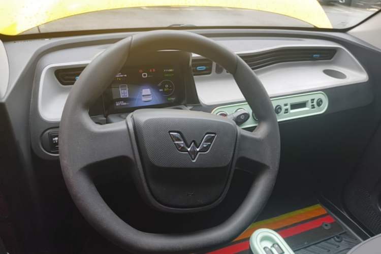 Used Wuling Hongguang MINIEV 2020 Zizai Version Lithium-NMC Steering Wheel