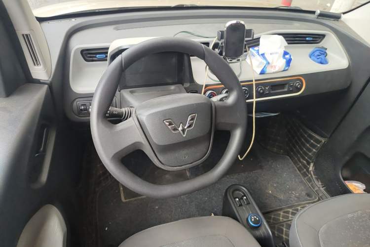 Used Wuling Hongguang MINIEV 2020 Freedom Version Lithium Iron Phosphate Steering Wheel