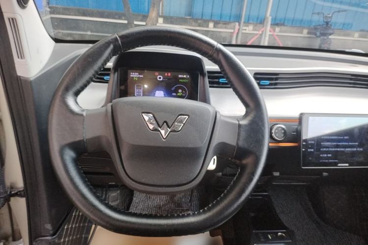 Used Wuling Hongguang MINIEV 2020 Enjoyment Model Lithium Iron Phosphate Steering Wheel
