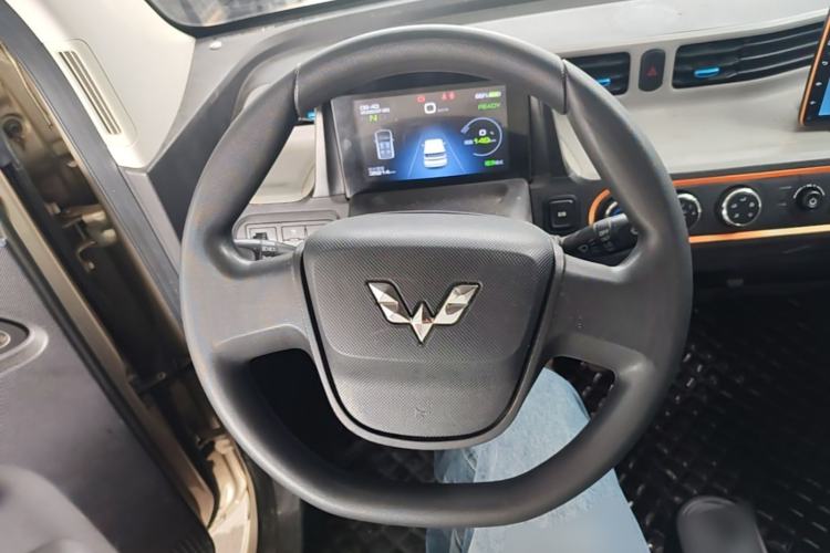 Used Wuling Hongguang MINIEV 2020 Enjoyment Model Lithium Iron Phosphate Steering Wheel