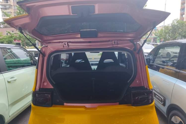 Used Wuling Hongguang MINIEV 2020 Zizai Version Lithium-NMC Trunk