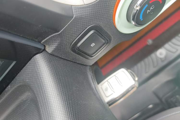 Used Wuling Hongguang MINIEV 2020 Zizai Version Lithium-NMC Vehicle Key