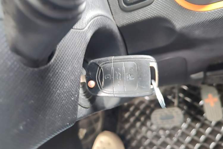 Used Wuling Hongguang MINIEV 2020 Enjoyment Model Lithium Iron Phosphate Vehicle Key