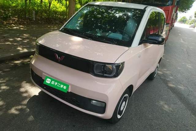 Ojetý Wuling Hongguang MINIEV 2021 Macaron Premium Model – Lithium Iron Phosphate