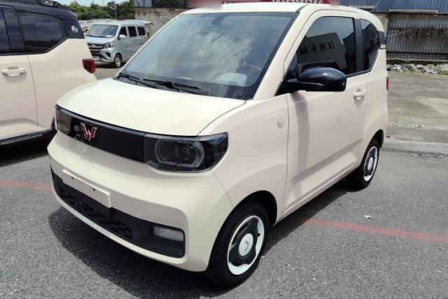 Ojetý Wuling Hongguang MINIEV 2021 Macaron Sandwich Model 120 km Lithium NMC