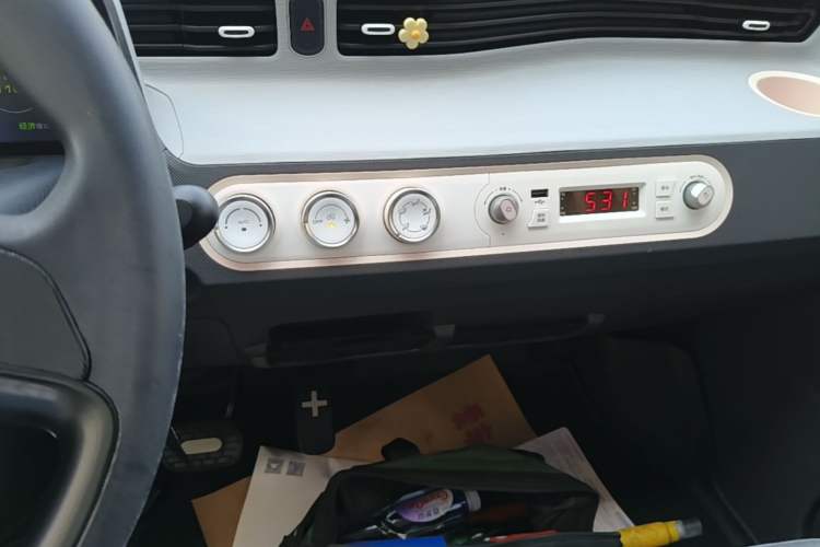 Used Wuling Hongguang MINIEV 2021 Macaron Fashion Model Lithium Iron Phosphate Audio And AC Panel