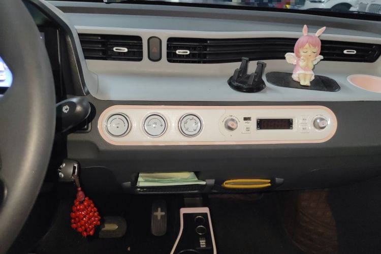 Used Wuling Hongguang MINIEV 2021 Macaron Premium Model – Lithium Iron Phosphate Audio And AC Panel
