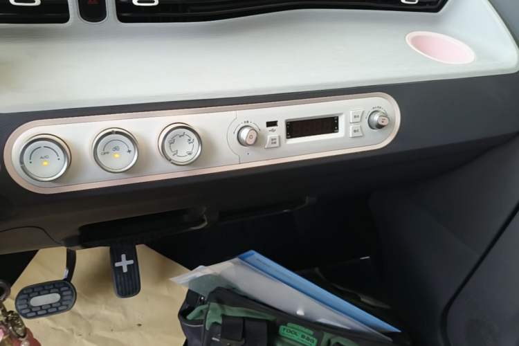 Used Wuling Hongguang MINIEV 2021 Macaron Fashion Edition Lithium-Ion Battery Audio And AC Panel