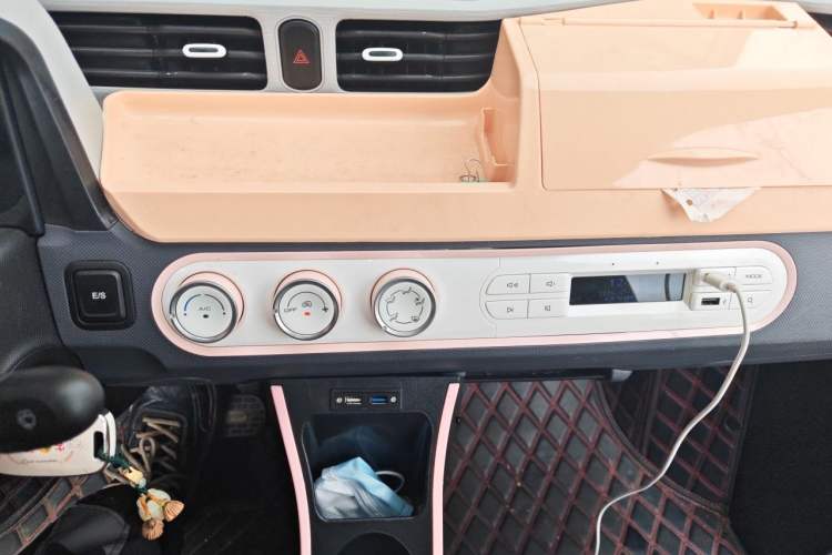 Used Wuling Hongguang MINIEV 2021 Macaron Premium Model – Lithium-NMC Audio And AC Panel