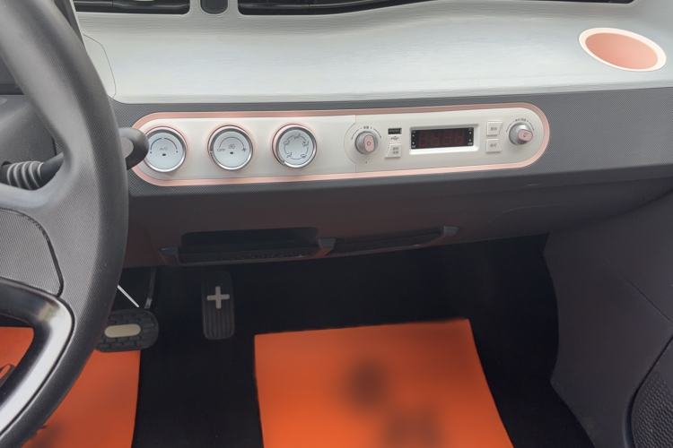 Used Wuling Hongguang MINIEV 2021 Macaron Premium Model – Lithium-NMC Audio And AC Panel