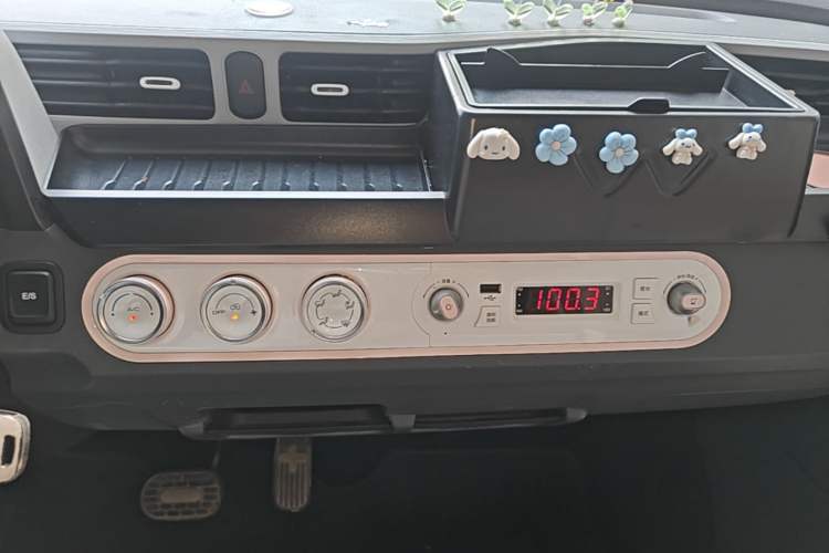 Used Wuling Hongguang MINIEV 2021 Macaron Premium Model – Lithium-NMC Audio And AC Panel