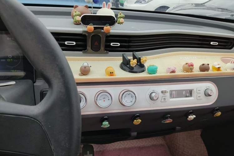 Used Wuling Hongguang MINIEV 2021 Macaron Fashion Model Lithium Iron Phosphate Audio And AC Panel
