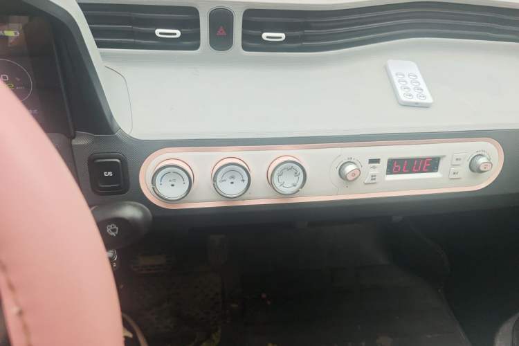 Used Wuling Hongguang MINIEV 2021 Macaron Fashion Edition Lithium-Ion Battery Audio And AC Panel