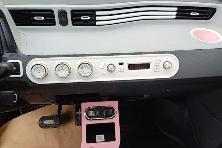 Used Wuling Hongguang MINIEV 2021 Macaron Fashion Model Lithium Iron Phosphate Audio And AC Panel