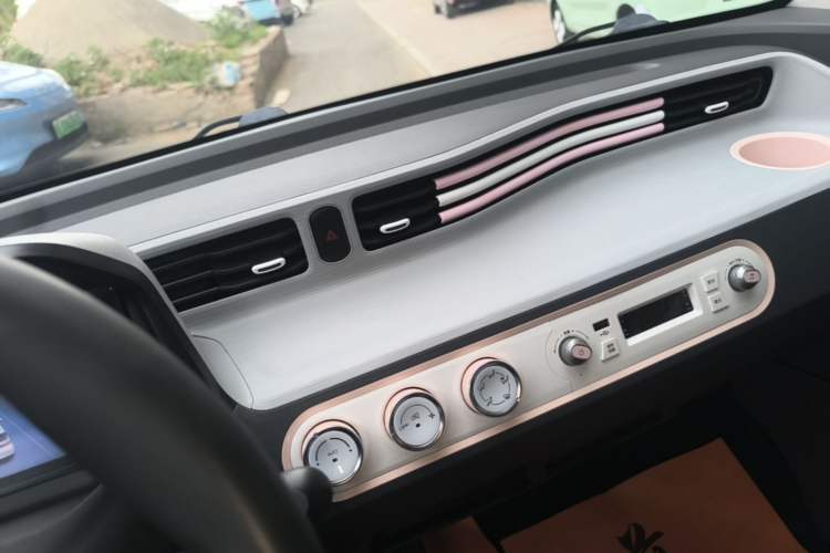 Used Wuling Hongguang MINIEV 2021 Macaron Premium Model – Lithium-NMC Audio And AC Panel
