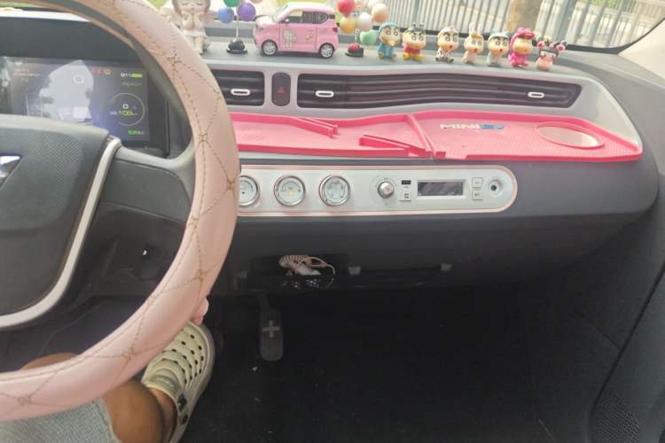 Used Wuling Hongguang MINIEV 2021 Macaron Fashion Model Lithium Iron Phosphate Audio And AC Panel