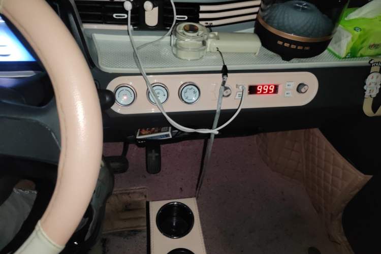 Used Wuling Hongguang MINIEV 2021 Macaron Premium Model – Lithium Iron Phosphate Audio And AC Panel