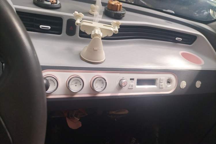 Used Wuling Hongguang MINIEV 2021 Macaron Premium Model – Lithium-NMC Audio And AC Panel