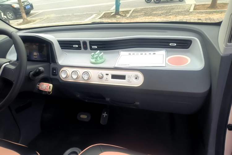 Used Wuling Hongguang MINIEV 2021 Macaron Sandwich Model 170 km Lithium Iron Phosphate Audio And AC Panel