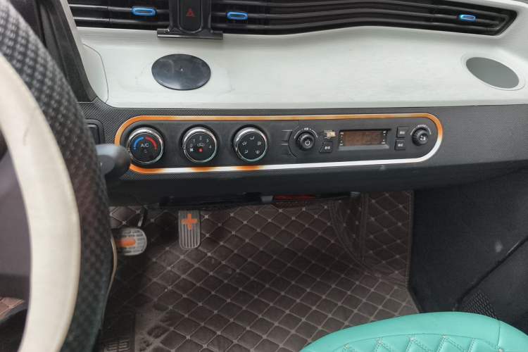 Used Wuling Hongguang MINIEV 2021 Macaron Premium Model – Lithium-NMC Audio And AC Panel