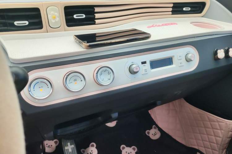 Used Wuling Hongguang MINIEV 2021 Macaron Premium Model – Lithium-NMC Audio And AC Panel