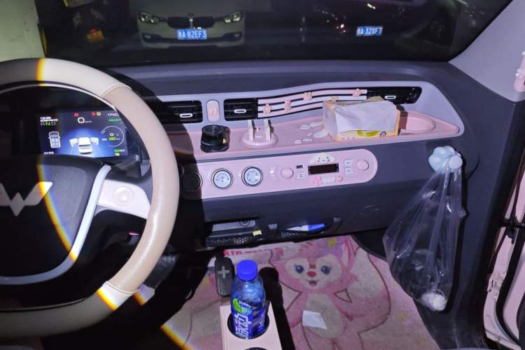 Used Wuling Hongguang MINIEV 2021 Macaron Premium Model – Lithium Iron Phosphate Audio And AC Panel