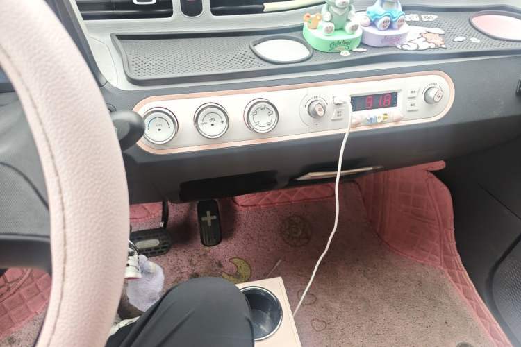 Used Wuling Hongguang MINIEV 2021 Macaron Fashion Model Lithium Iron Phosphate Audio And AC Panel
