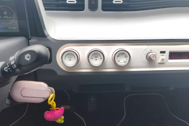 Used Wuling Hongguang MINIEV 2021 Macaron Fashion Edition Lithium-Ion Battery Audio And AC Panel