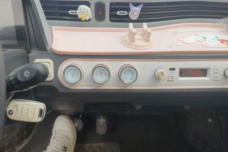 Used Wuling Hongguang MINIEV 2021 Macaron Premium Model – Lithium-NMC Audio And AC Panel