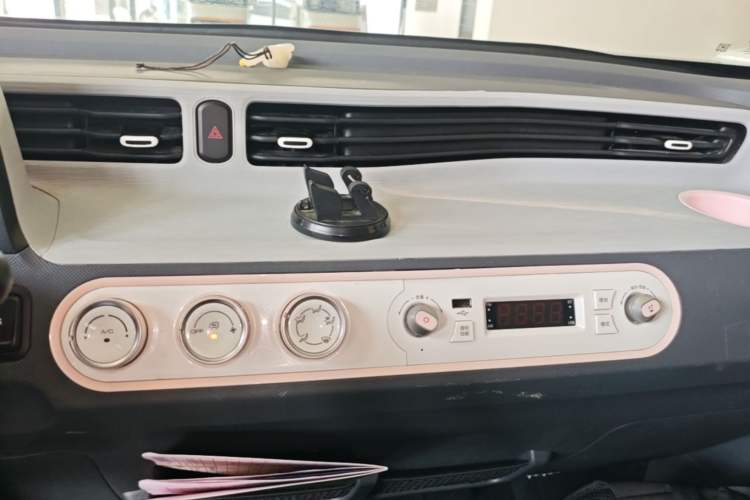 Used Wuling Hongguang MINIEV 2021 Macaron Fashion Edition Lithium-Ion Battery Audio And AC Panel