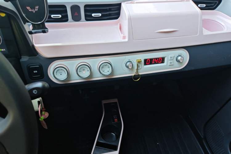 Used Wuling Hongguang MINIEV 2021 Macaron Premium Model – Lithium Iron Phosphate Audio And AC Panel