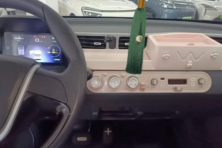Used Wuling Hongguang MINIEV 2021 Macaron Premium Model – Lithium Iron Phosphate Audio And AC Panel