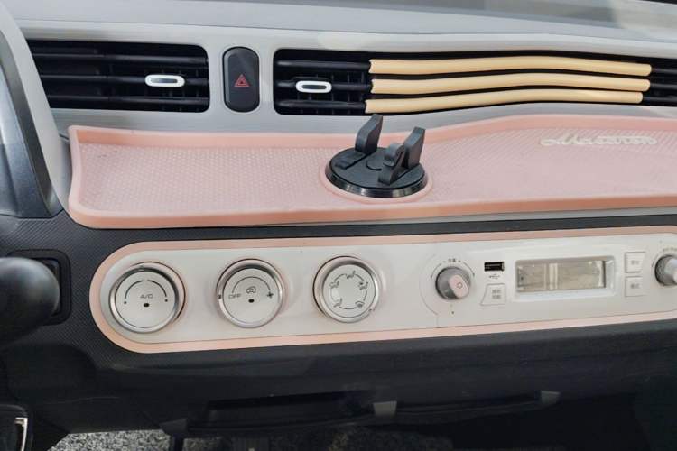 Used Wuling Hongguang MINIEV 2021 Macaron Fashion Model Lithium Iron Phosphate Audio And AC Panel