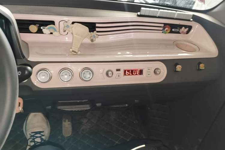 Used Wuling Hongguang MINIEV 2021 Macaron Fashion Model Lithium Iron Phosphate Audio And AC Panel