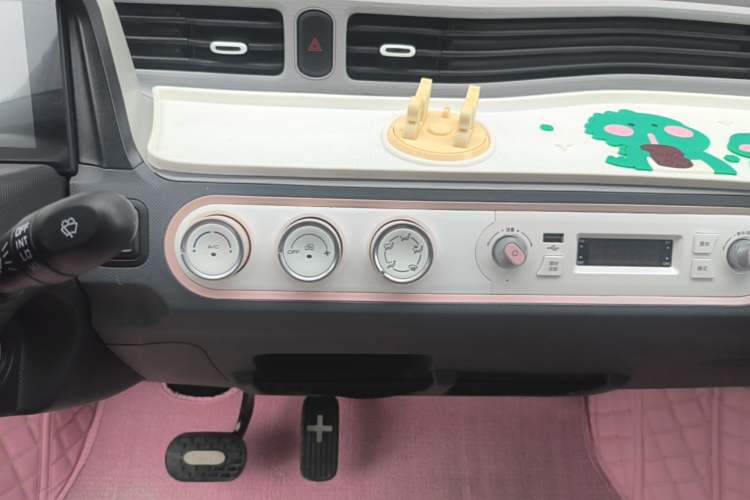 Used Wuling Hongguang MINIEV 2021 Macaron Fashion Model Lithium Iron Phosphate Audio And AC Panel