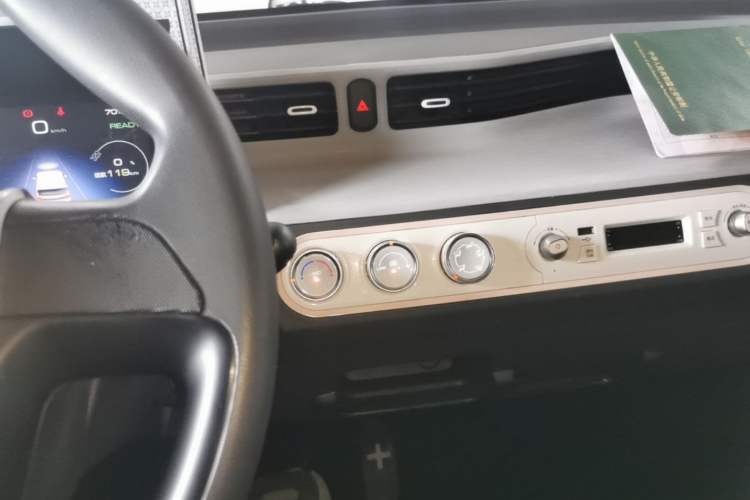 Used Wuling Hongguang MINIEV 2021 Macaron Premium Model – Lithium Iron Phosphate Audio And AC Panel