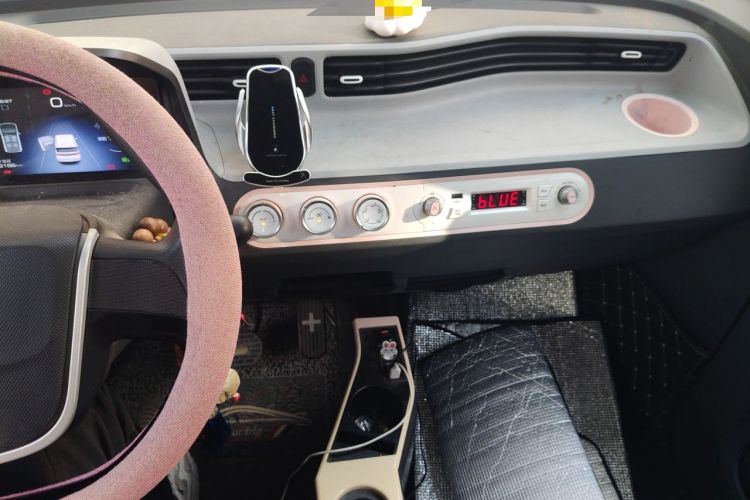 Used Wuling Hongguang MINIEV 2021 Macaron Premium Model – Lithium Iron Phosphate Audio And AC Panel